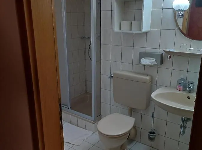 Jaegerhalle Hotel 2*